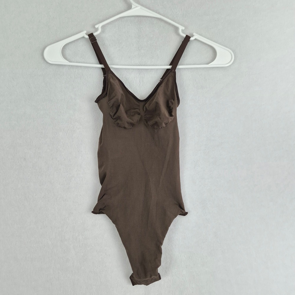 SKIMS Seamless Sculpt Low Back Thong Bodysuit Brown Sz. Small Shapewear Bodysuit